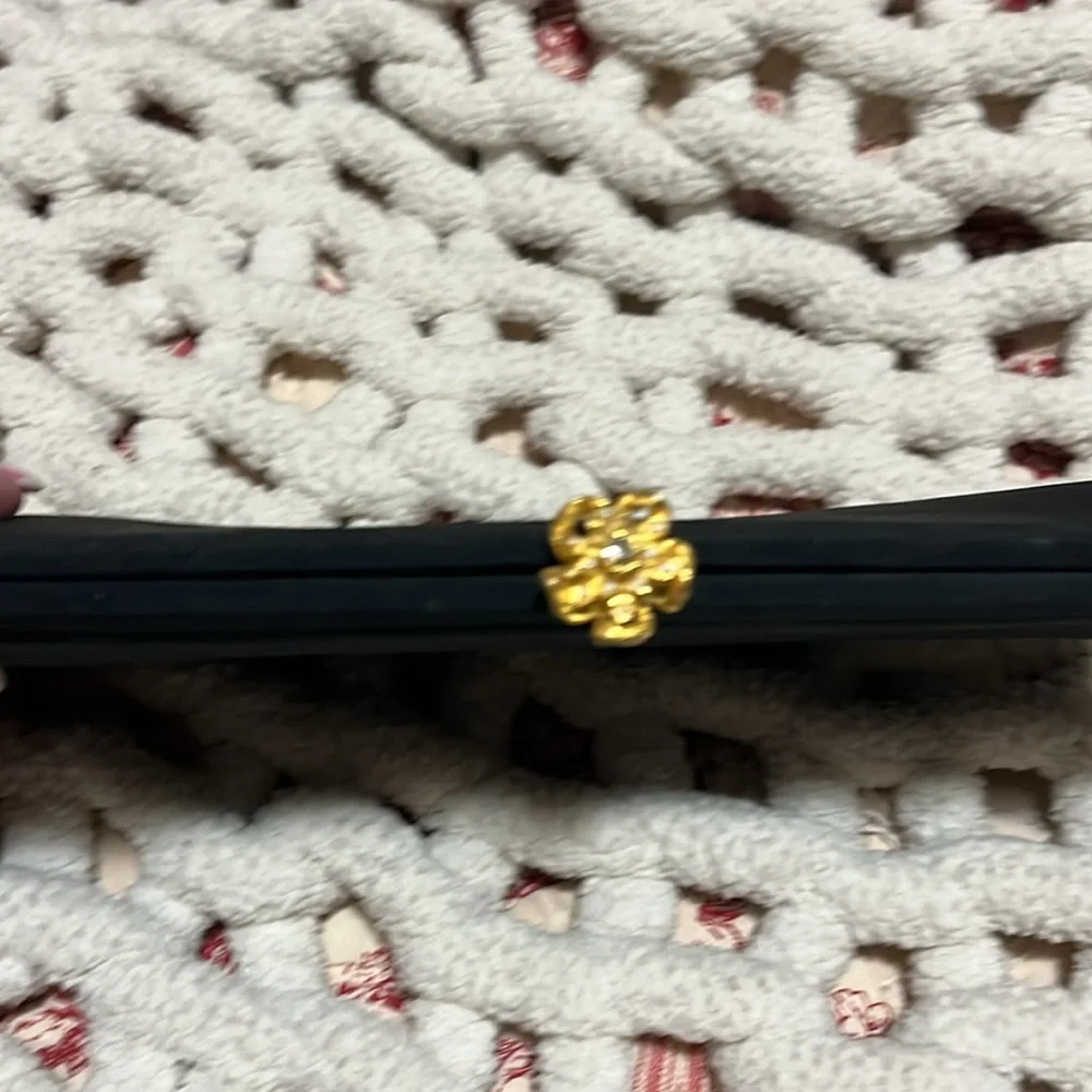 Vintage Black clutch with gold rose closure - Picture 2 of 3